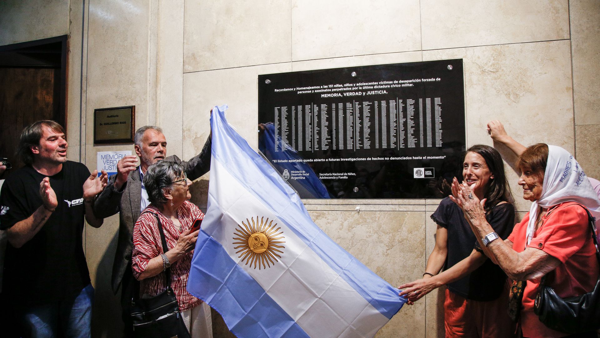 Homenaje a los 151 niños y niñas detenidos desaparecidos durante la Dictadura