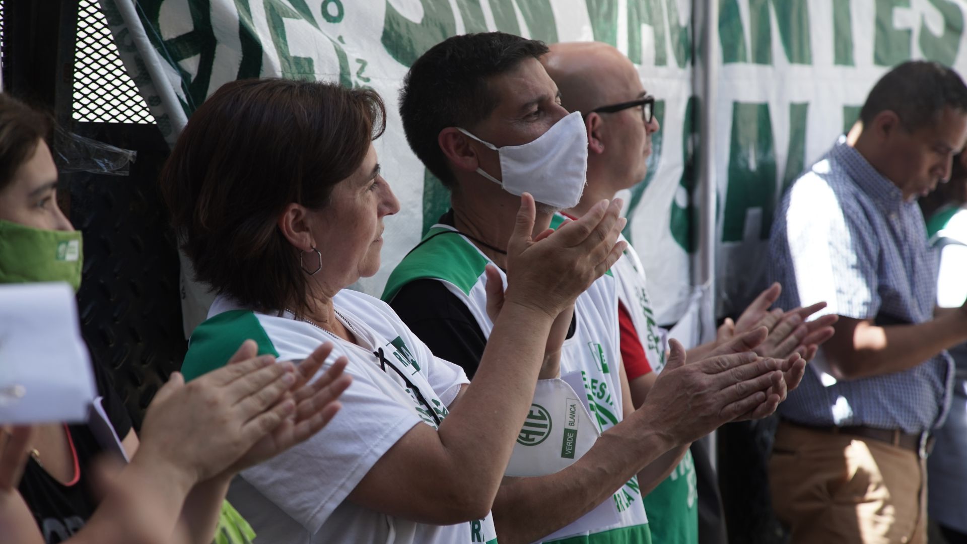 Esenciales durante la pandemia, hoy descartables: emotivo homenaje a enfermeros y trabajadores de Salud