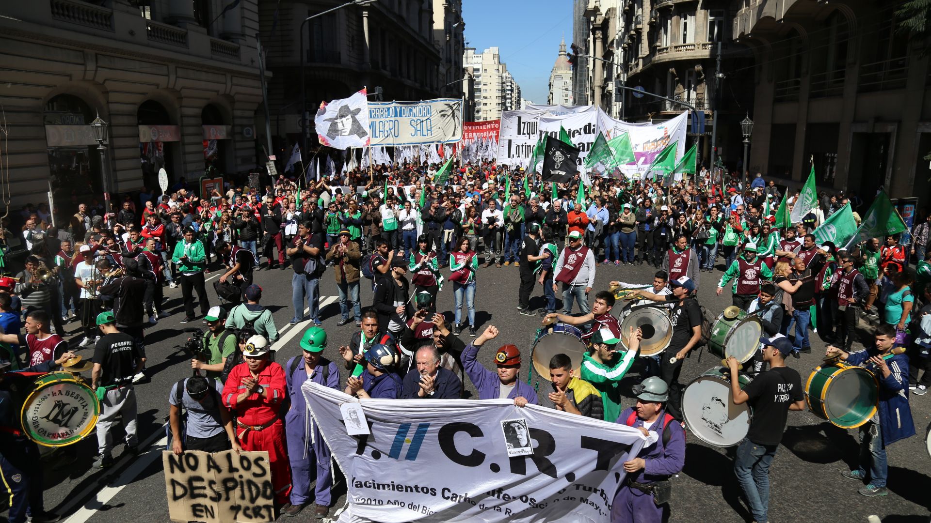 Marchamos junto a los mineros de Río Turbio contra el desguace de la mina