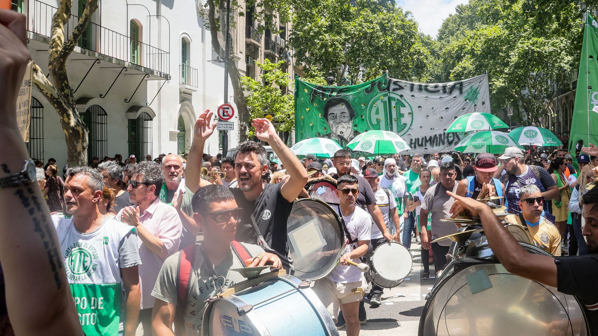 Por una Argentina sin hambre, con paz, justicia social y soberanía