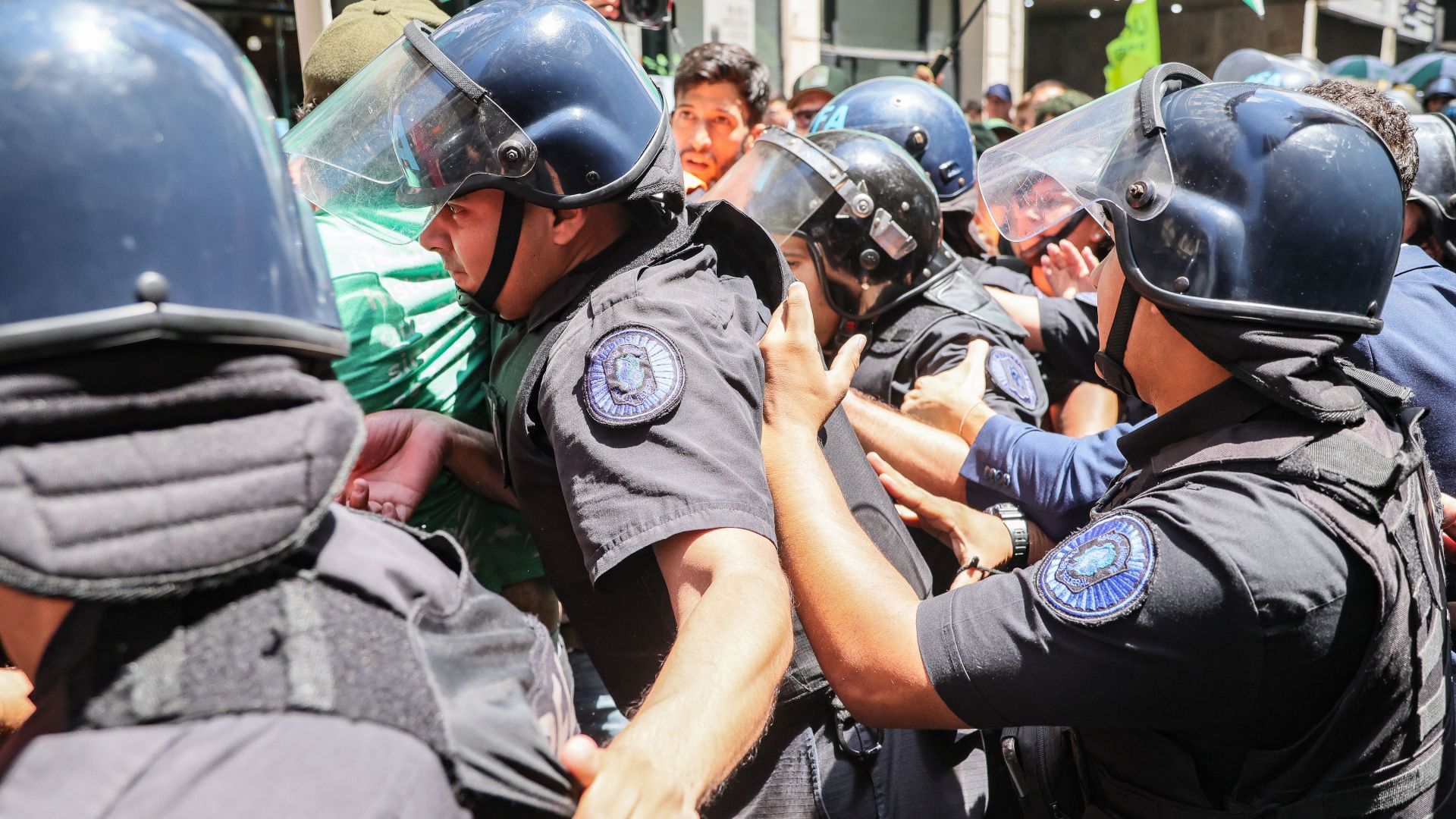 Ruidazo y abrazo simbólico a la Secretaría de Desarrollo Territorial, Hábitat y Vivienda