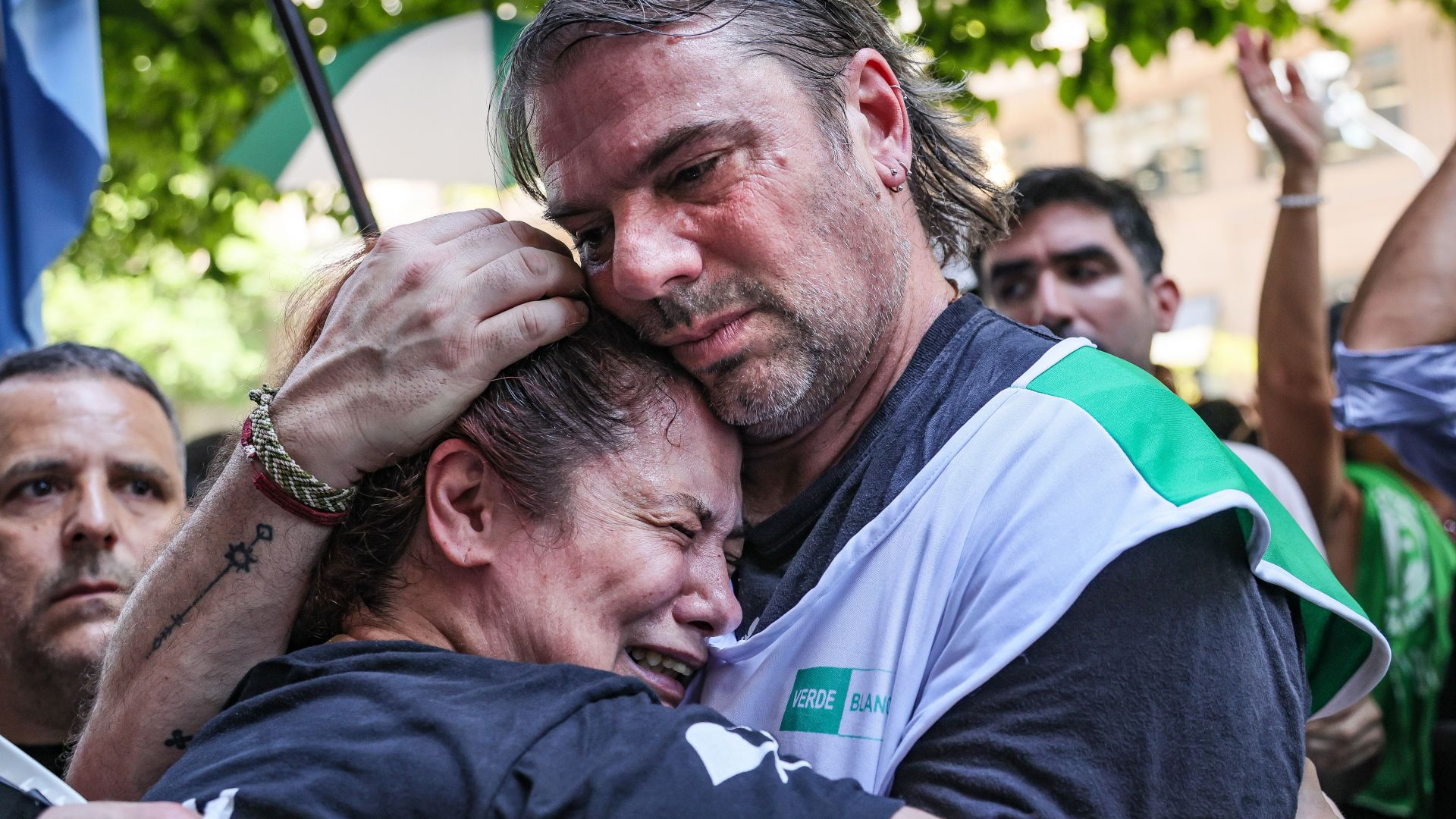 Ruidazo y abrazo simbólico a la Secretaría de Desarrollo Territorial, Hábitat y Vivienda