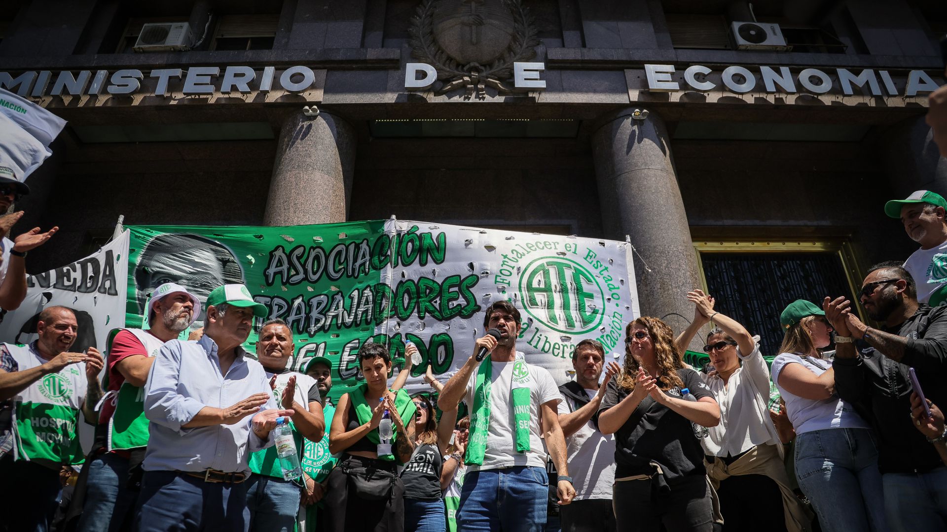 Basta de desguazar al Estado, basta de hambrear al pueblo trabajador