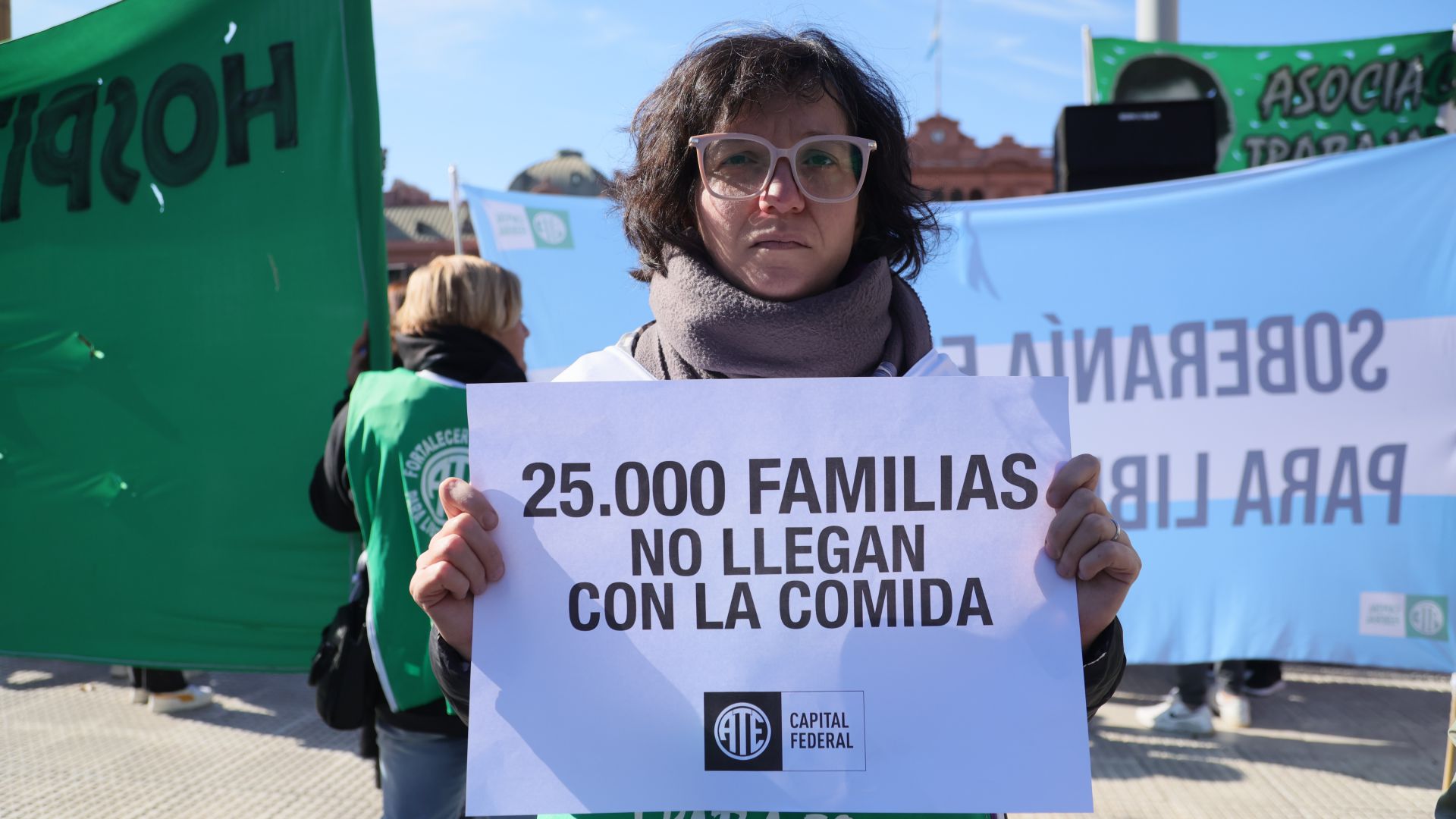 Sabemos de lucha, sabemos de resistencia: Olla popular en Plaza de Mayo