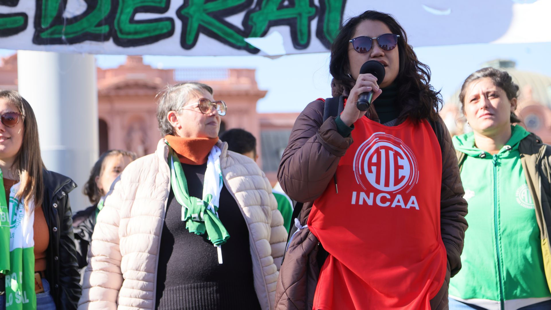 Sabemos de lucha, sabemos de resistencia: Olla popular en Plaza de Mayo