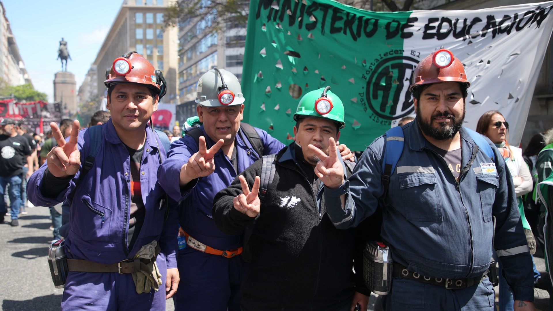 La Plaza de Mayo se llenó de dignidad