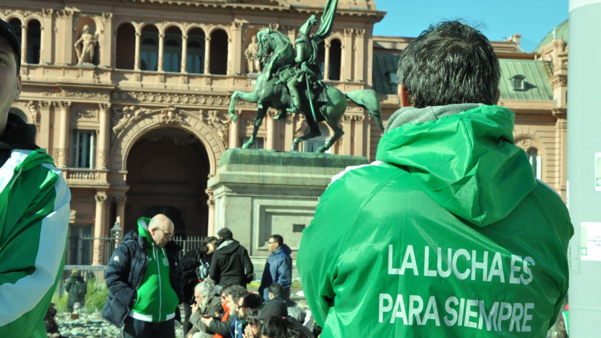 Sabemos de lucha, sabemos de resistencia: Olla popular en Plaza de Mayo