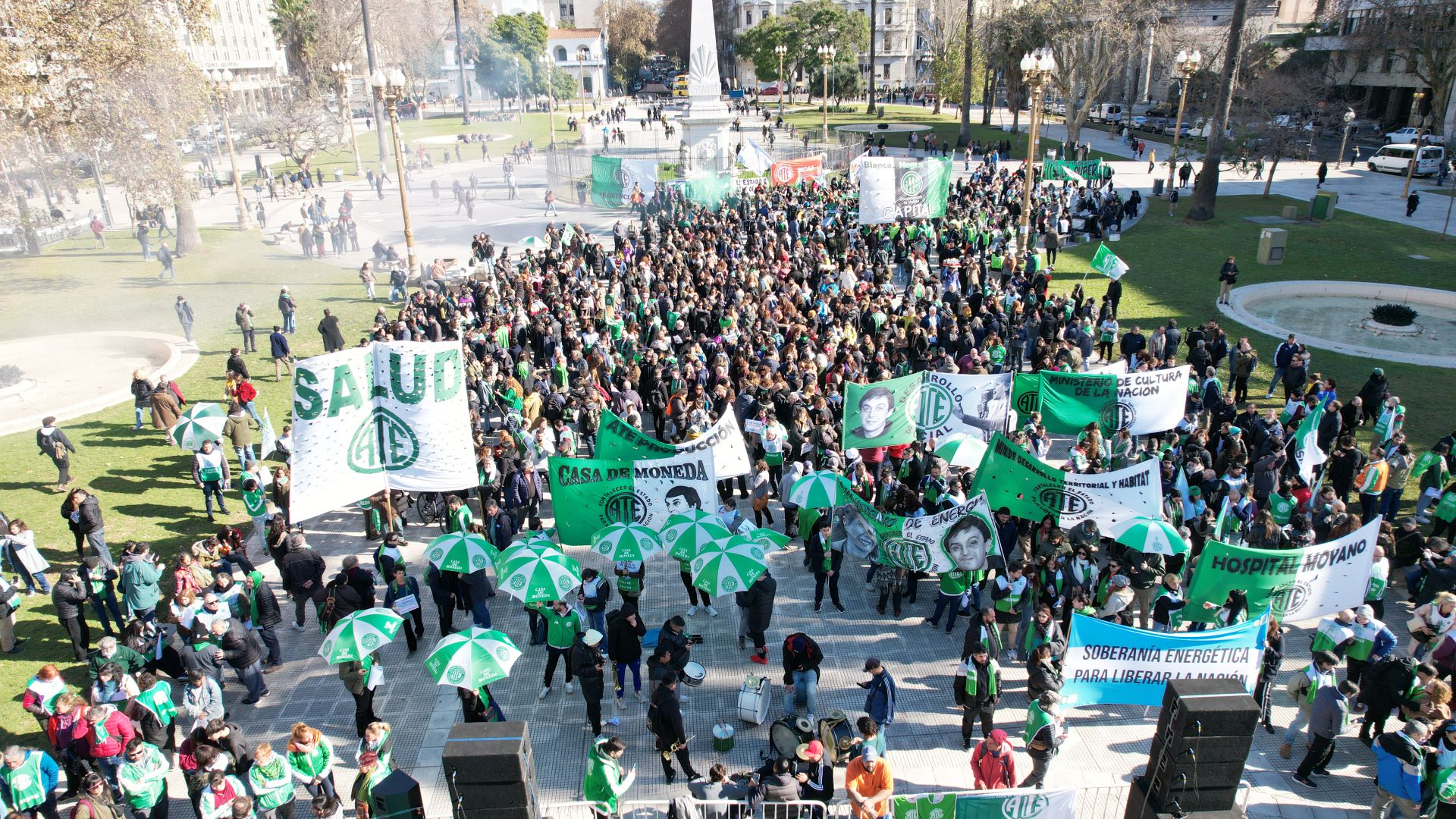 Sabemos de lucha, sabemos de resistencia: Olla popular en Plaza de Mayo